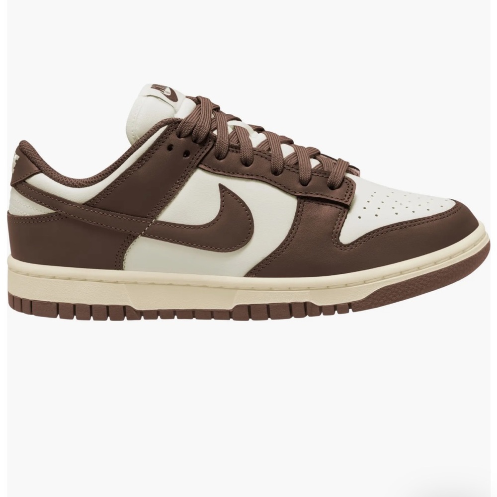 Nike Low Dunk Womens in Cacao.EUC